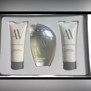 Adrienne Vittadini Fragrance and Body Care Set NWT